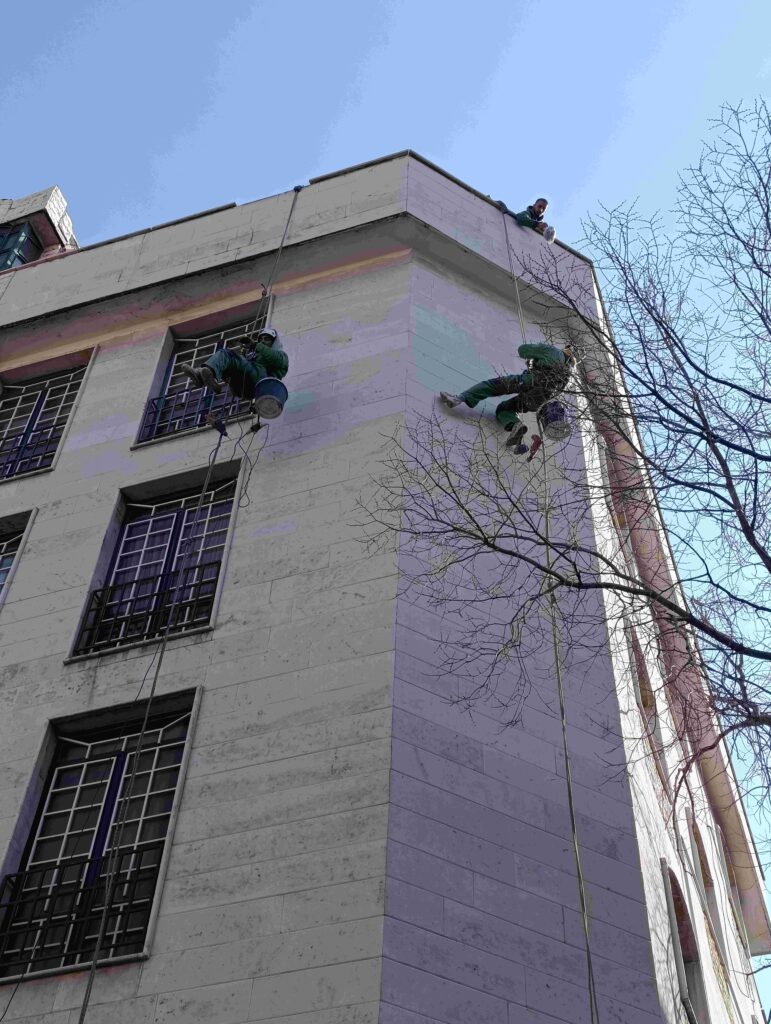 پیچ رولپلاک نما ساختمان در ساری