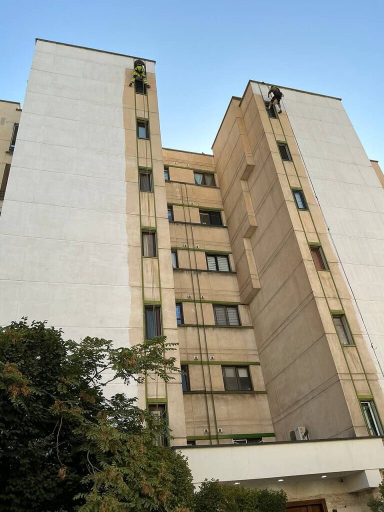 رنگ آمیزی نما ساختمان در شمال تهران