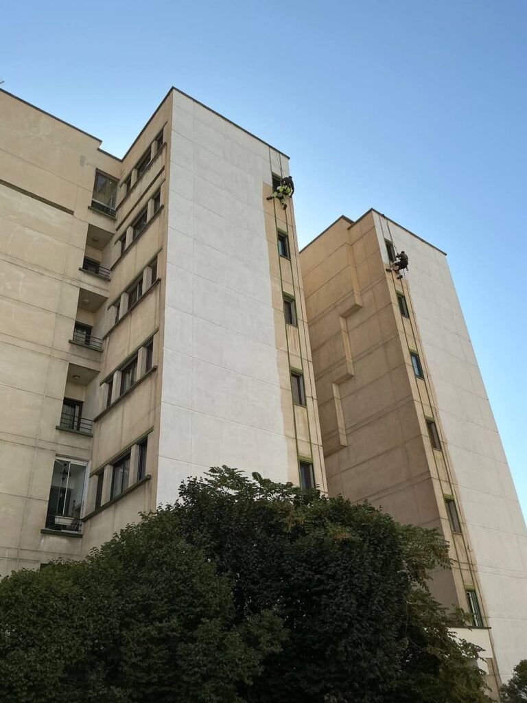 رنگ آمیزی نما ساختمان در شمال تهران