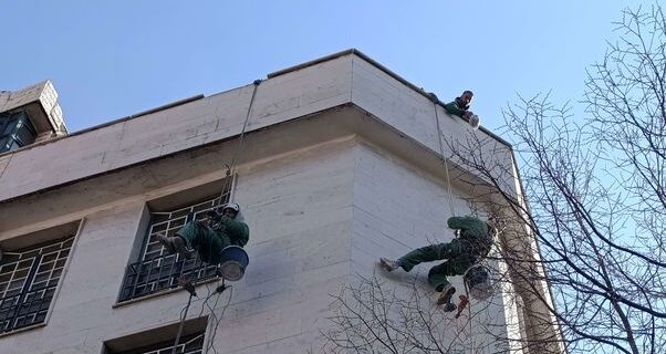 پیچ رولپلاک نما ساختمان در تهرانپارس؛ راهنمای جامع افزایش ایمنی نمای سنگی