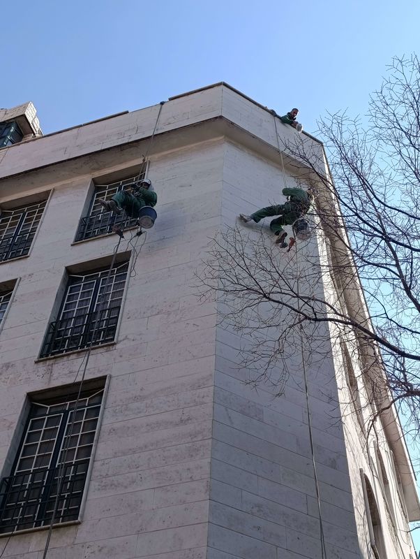 پیچ رولپلاک نما ساختمان در تهرانپارس